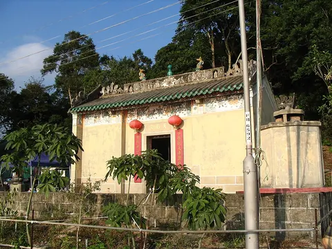 Pui O Tin Hau Temple, at the section's Pui O start